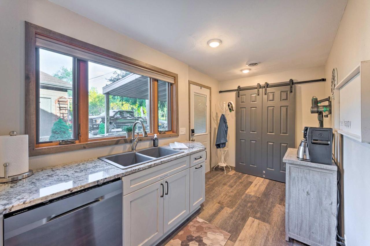 Edgerton Rock River Retreat With Dock And Seasonal Pool! מראה חיצוני תמונה