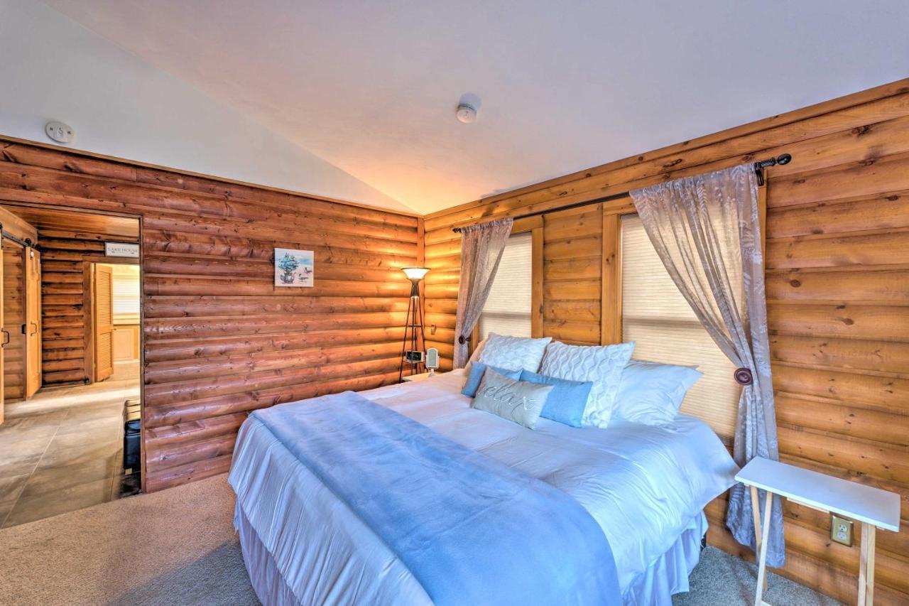 Edgerton Rock River Retreat With Dock And Seasonal Pool! מראה חיצוני תמונה