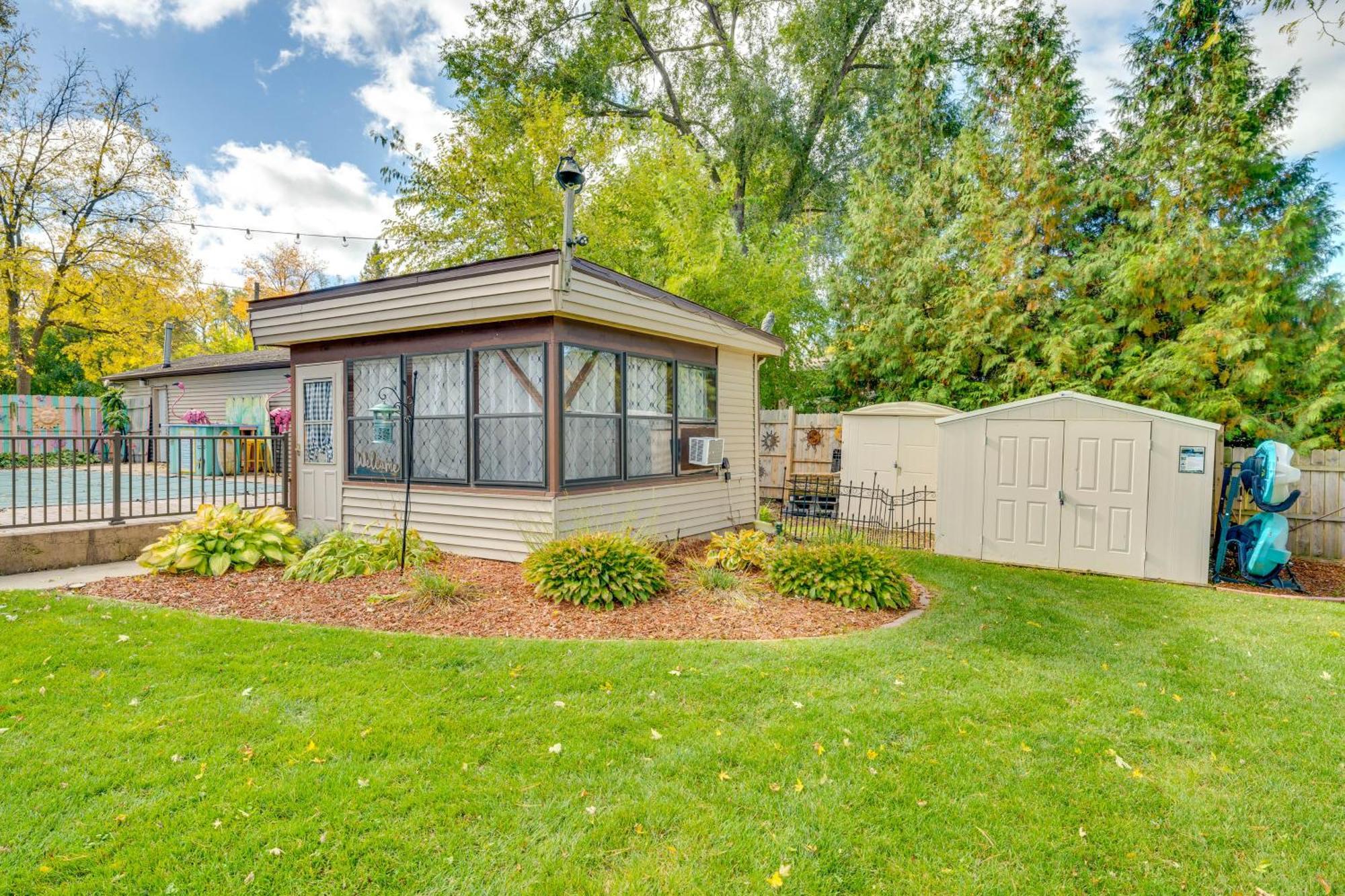 Edgerton Rock River Retreat With Dock And Seasonal Pool! מראה חיצוני תמונה