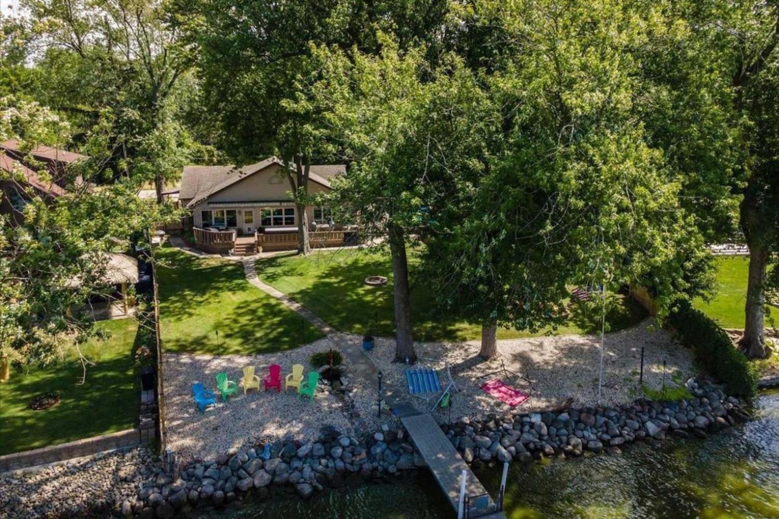 Edgerton Rock River Retreat With Dock And Seasonal Pool! מראה חיצוני תמונה