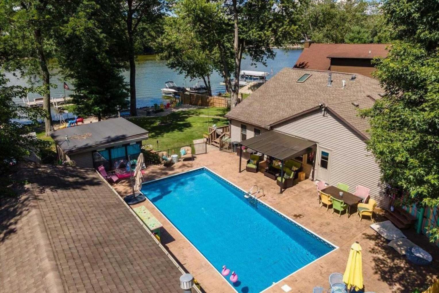 Edgerton Rock River Retreat With Dock And Seasonal Pool! מראה חיצוני תמונה